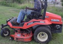 Vehicule municipale multifuncționale diesel Kubota ZD 28