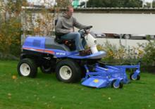 Vehicule municipale multifuncționale pe benzină Iseki SF 300