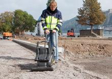 Plăci vibratoare cu o singură direcție Bomag BP 25/50 D