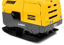 Plăci compactoare reversibile Atlas Copco LH 800