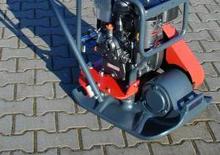 Plăci vibratoare cu o singură direcție Delko SVD 24 F