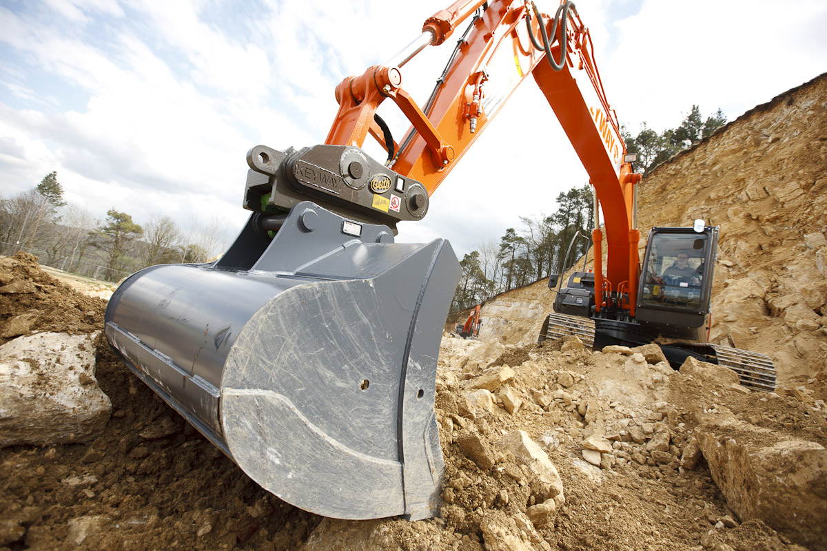 Hitachi ZX 210 LC-3 Specificații & Date Tehnice (2007-2013