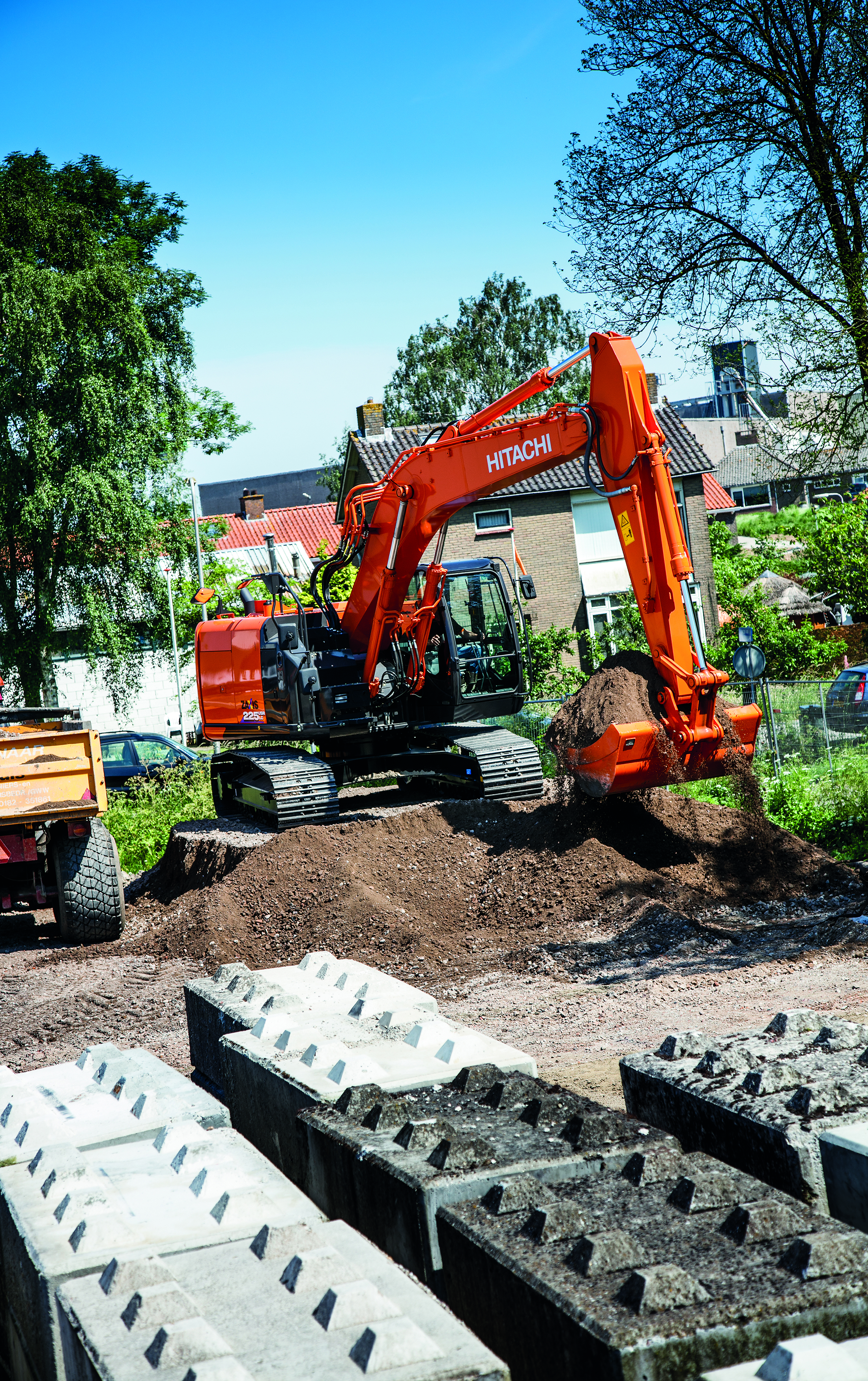 Hitachi ZX225USRLC-6 Specificații & Date Tehnice (2016-2021