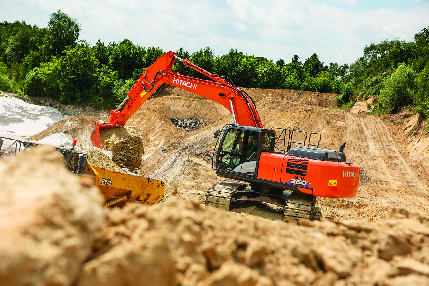 Hitachi ZX250LCN-6 Specificații & Date Tehnice (2016-2021