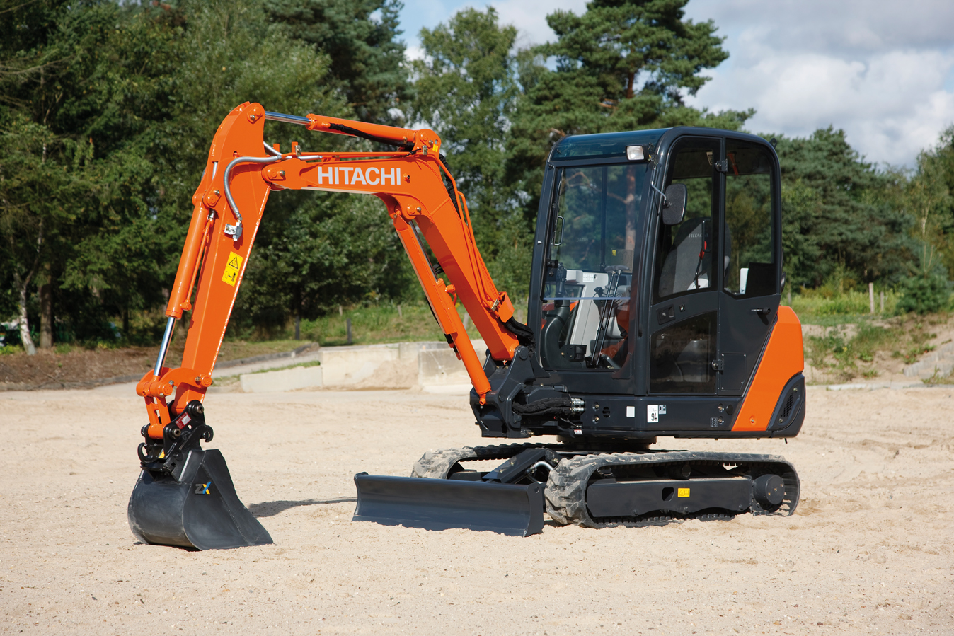 Hitachi ZX 27-3 Specificații & Date Tehnice (2010-2015) | LECTURA